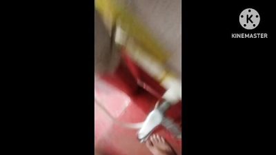 Desi girl in bathroom sex