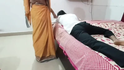 Landlord Son's Affair – Malik Ke jawan Ladke ne Kaam wali bhabhi ko pichhe se dabocha fir apna lauda chusaya