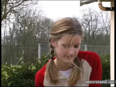 blonde 19 years girl blowjob outdoor